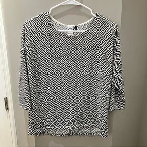 ANTHRO Akemi + Kin White & Black Top-Lg